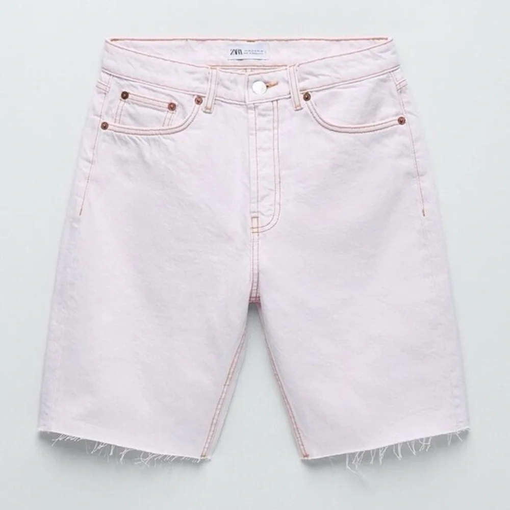 NEW ZARA SOLID COLOR STRAIGHT CUT SHORTS - Picture 2 of 10